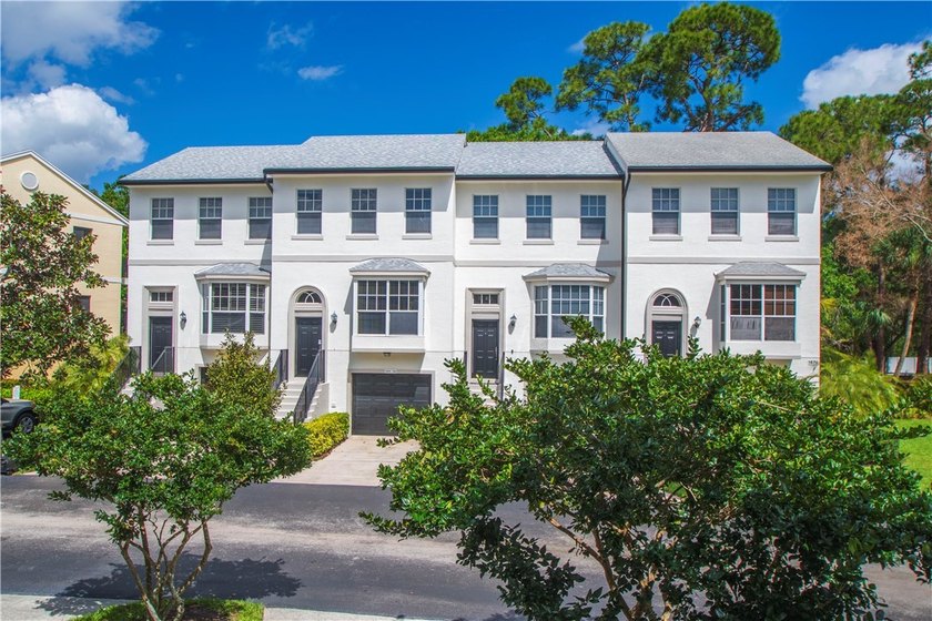 This thoughtfully designed home offers a comfortable and - Beach Townhome/Townhouse for sale in Vero Beach, Florida on Beachhouse.com