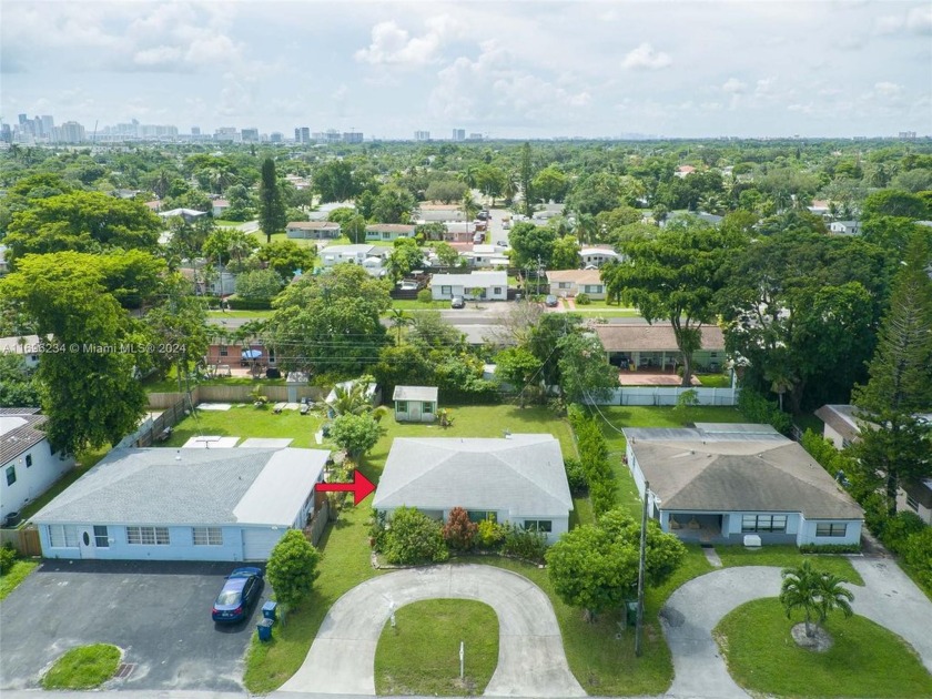 Investment Opportunity! High Return or flip possibility. Very - Beach Home for sale in Hallandale Beach, Florida on Beachhouse.com