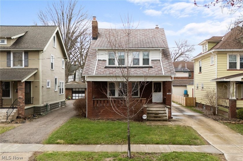 Charming renovated 1916 Colonial in desirable Lakewood! Full of - Beach Home for sale in Lakewood, Ohio on Beachhouse.com