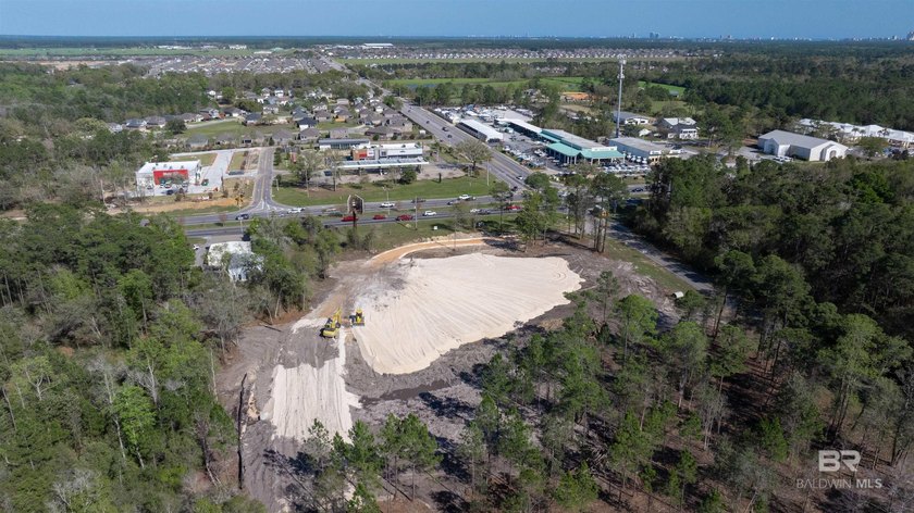 3.64 ac of Prime Visibility! Filled and partly cleared! Zoned BG - Beach Acreage for sale in Gulf Shores, Alabama on Beachhouse.com
