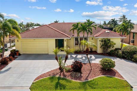 PRIME WATERFRONT LOCATION IN PUNTA GORDA ISLES WITH QUICK - Beach Home for sale in Punta Gorda, Florida on Beachhouse.com