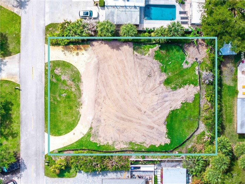 Vacant lot on Gardenia Lane in the heart of Central Beach, just - Beach Lot for sale in Vero Beach, Florida on Beachhouse.com