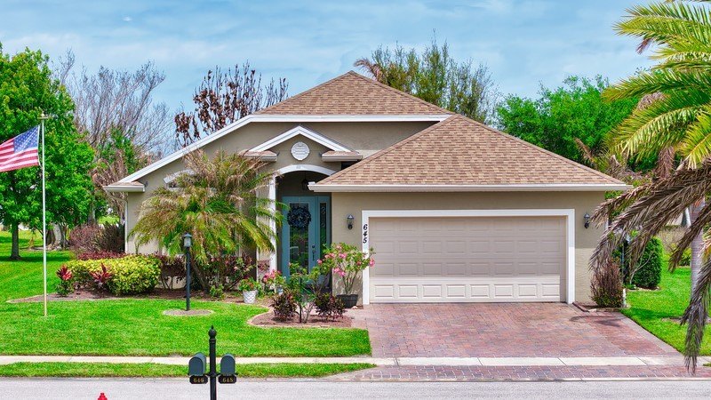 Impeccably maintained, one-owner residence offers 3-beds & - Beach Home for sale in Sebastian, Florida on Beachhouse.com