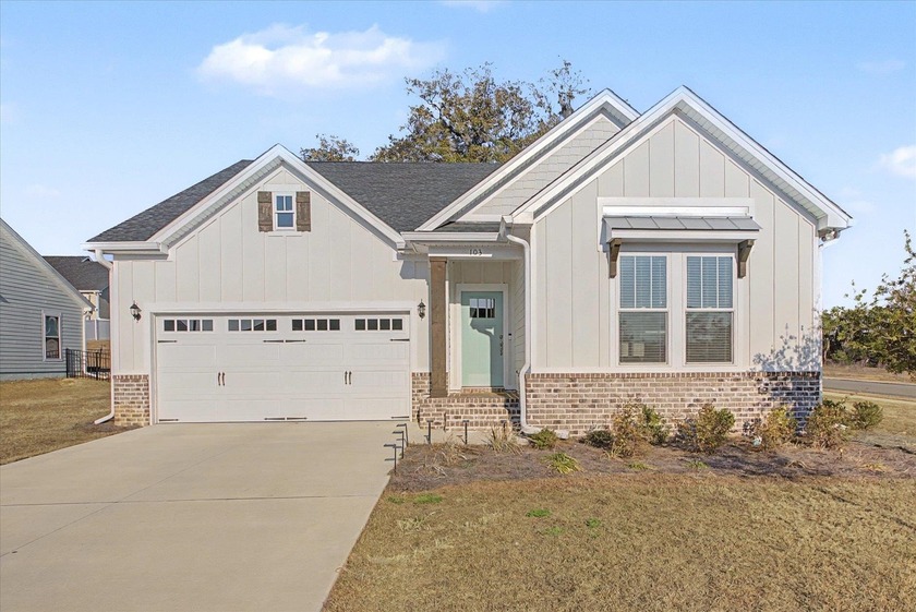 Beautiful newer construction just 2 years old, situated on a - Beach Home for sale in Tallahassee, Florida on Beachhouse.com