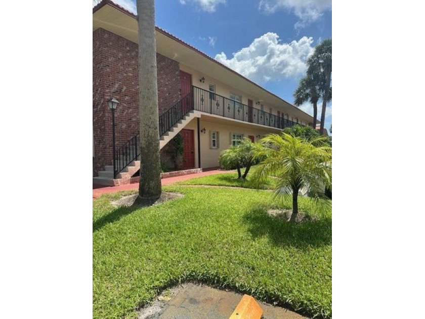 Centrally located on the 2nd floor overlooking the beautifully - Beach Condo for sale in Stuart, Florida on Beachhouse.com