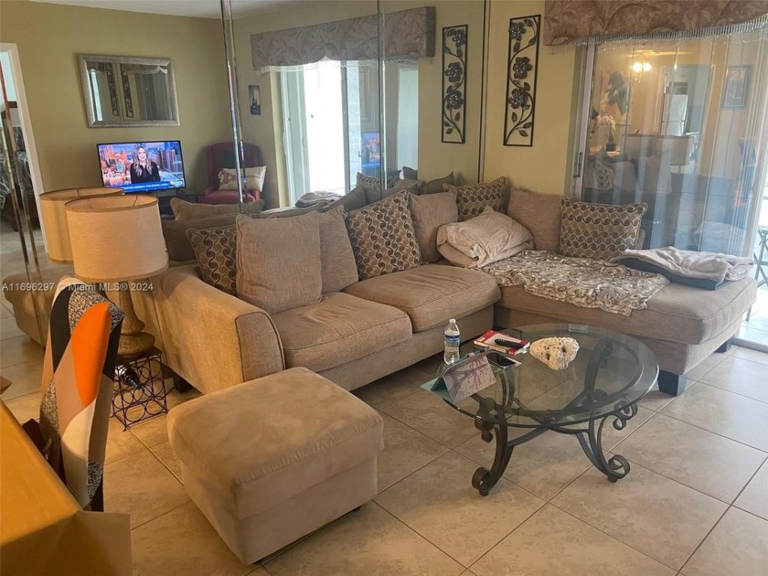 Do not miss  this beautiful and spacious 2 bedrooms, 1bathroom - Beach Other for sale in Pompano Beach, Florida on Beachhouse.com