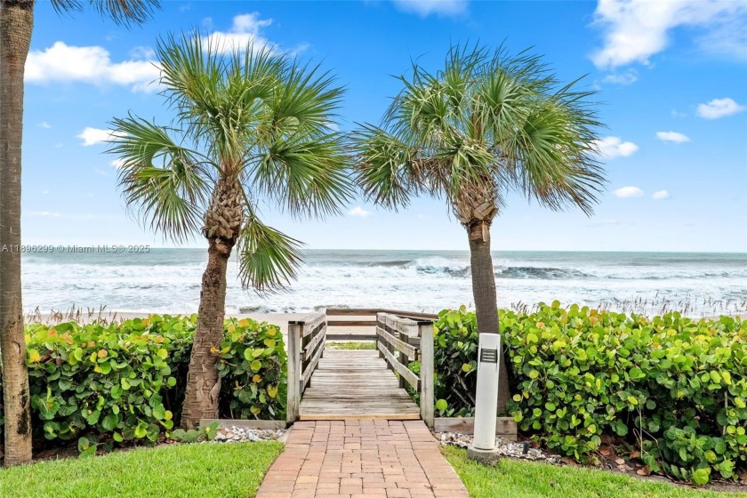 Fully renovated 3BD/3BA with ocean views! This spacious - Beach Condo for sale in Indialantic, Florida on Beachhouse.com