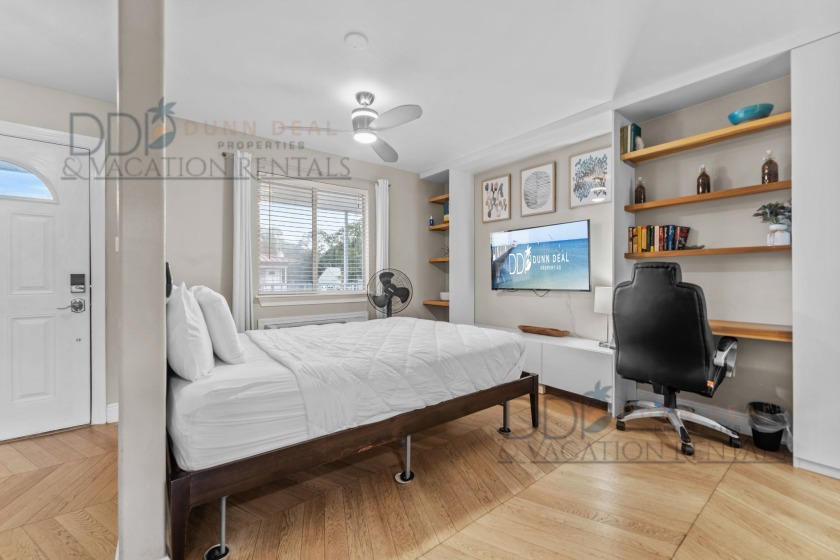 2 Oak Shores Studio Just a short walk to the - Beach Vacation Rentals in Biloxi, Mississippi on Beachhouse.com