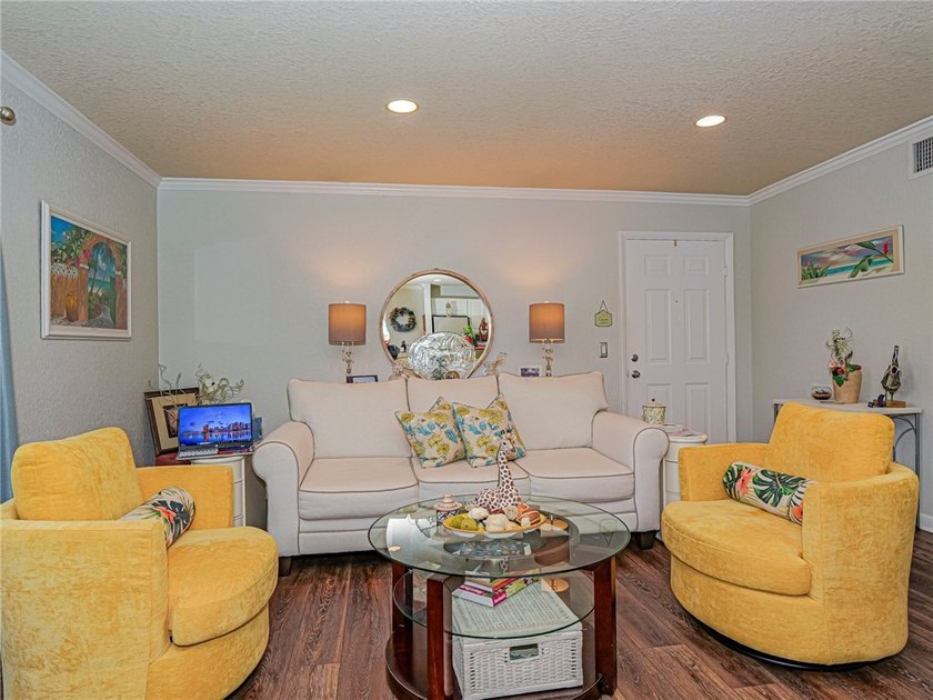 Cozy coastal Chic. Perfect seasonal or full time retreat minutes - Beach Condo for sale in Vero Beach, Florida on Beachhouse.com