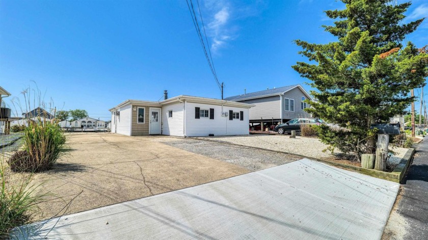 Charming Lagoon Front Getaway with Endless Potential Welcome to - Beach Home for sale in Little Egg Harbor, New Jersey on Beachhouse.com