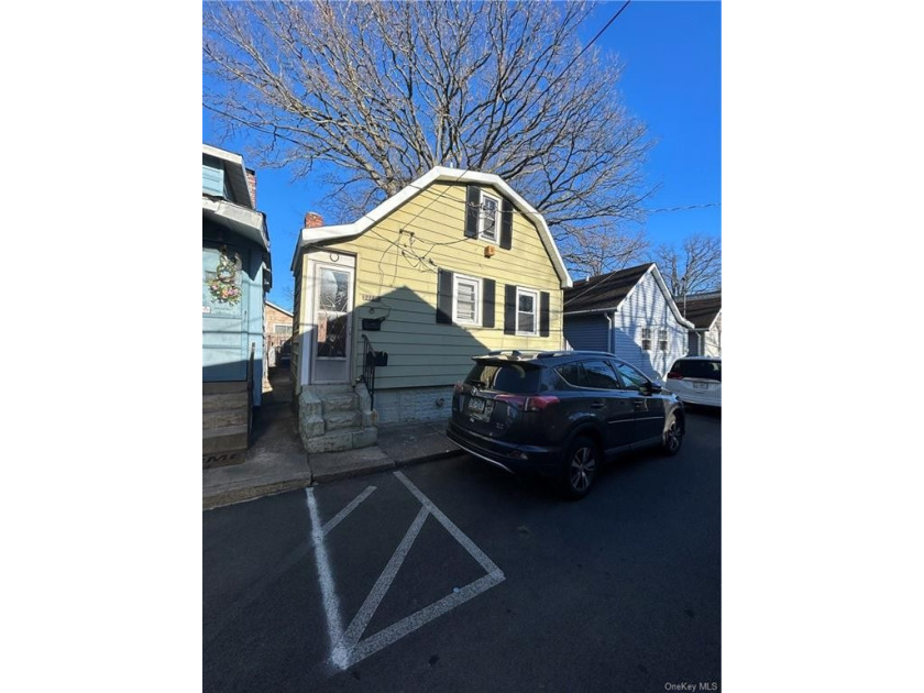 Welcome to an opportunity to own within the gated co-op - Beach Home for sale in Bronx, New York on Beachhouse.com