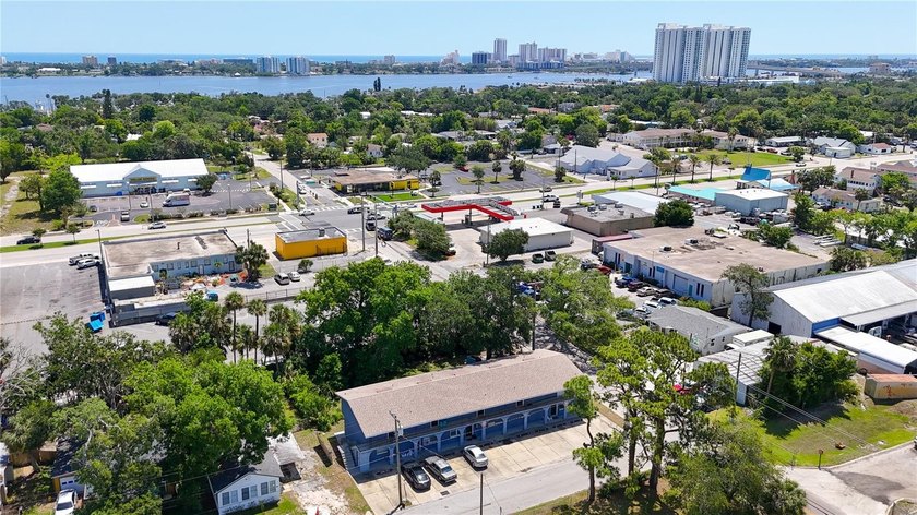 Crosscreek Apartments, is a 8-unit multifamily investment - Beach Home for sale in Daytona Beach, Florida on Beachhouse.com