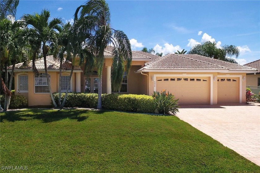 WELCOME TO PARADISE! Gorgeous EASTERN EXPOSURE HOME made for - Beach Home for sale in Cape Coral, Florida on Beachhouse.com