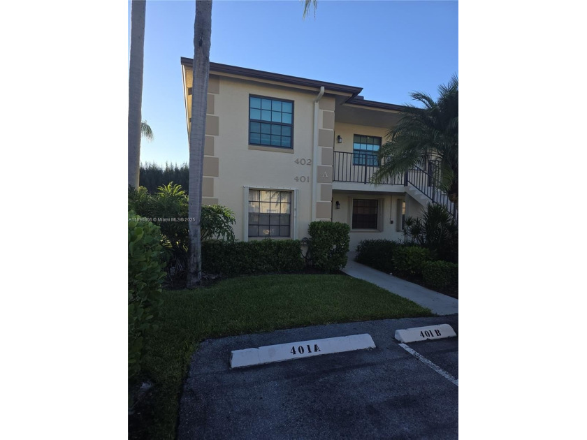 Welcome home to this spacious 2-bedroom, 2-bathroom condo - Beach Condo for sale in Jupiter, Florida on Beachhouse.com