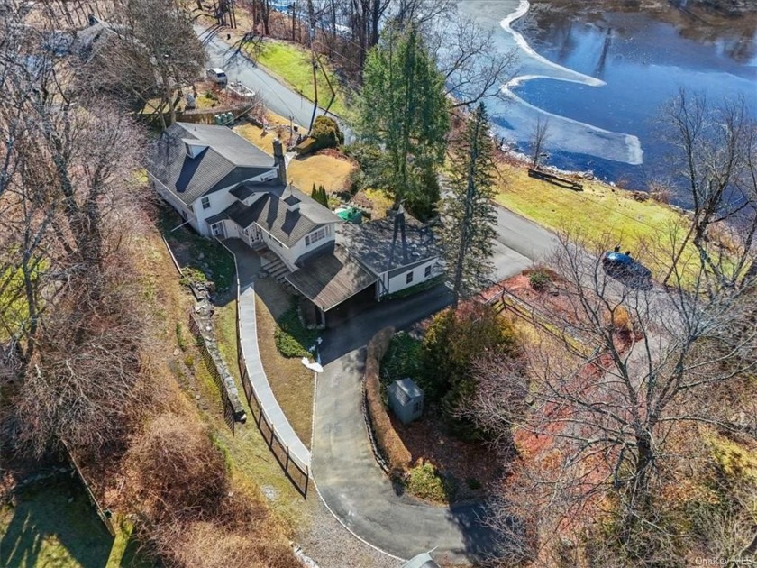 Enjoy the lake lifestyle in this one of a kind lakefront - Beach Home for sale in Kent, New York on Beachhouse.com