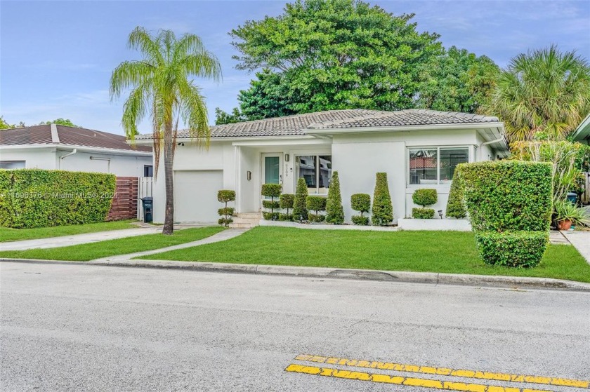 9209 Dickens Ave - Beach Home for sale in Surfside, Florida on Beachhouse.com