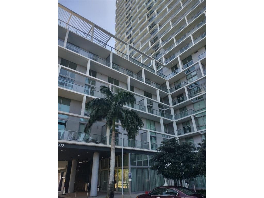 Spacious 2 bedroom + 2 full bathrooms, and large Living room - Beach Condo for sale in Sunrise, Florida on Beachhouse.com
