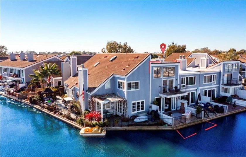 Welcome to an exceptional coastal residence in the prestigious - Beach Home for sale in Huntington Beach, California on Beachhouse.com
