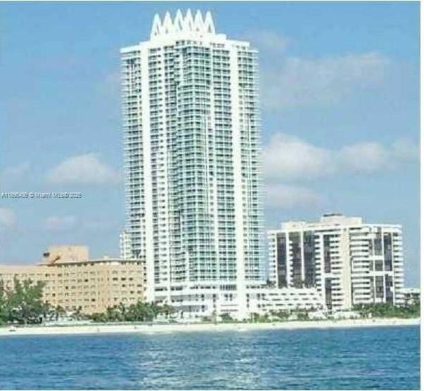 The Akoya is a beautiful building on Miami Beach offering one of - Beach Condo for sale in Miami Beach, Florida on Beachhouse.com
