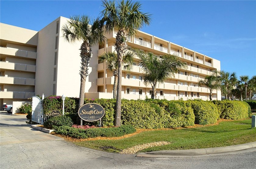 Beautiful Southern Ocean View!! New HVAC 2025 New Hot Water - Beach Condo for sale in Vero Beach, Florida on Beachhouse.com