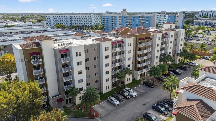 Stunning 2 bedroom 2 bathroom Condo in the Heart of Cutler Bay - Beach Condo for sale in Cutler Bay, Florida on Beachhouse.com