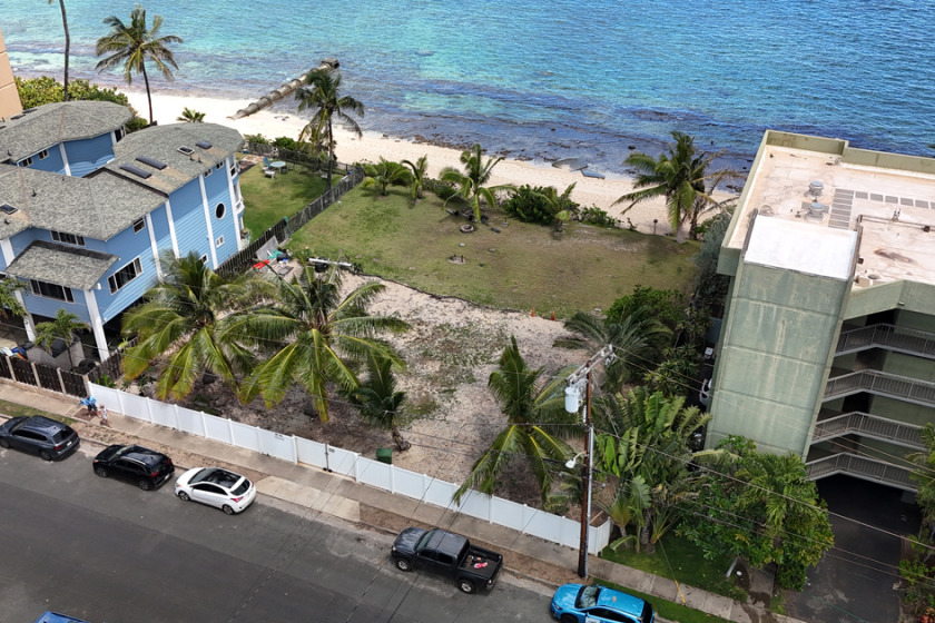 Beachfront Lot in Waialua, HI Auctions June 9-11 - Beach Lot for sale in Waialua, Hawaii on Beachhouse.com