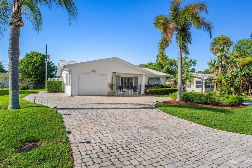 Location is everything! rare opportunity to own a home of this - Beach Townhome/Townhouse for sale in Vero Beach, Florida on Beachhouse.com
