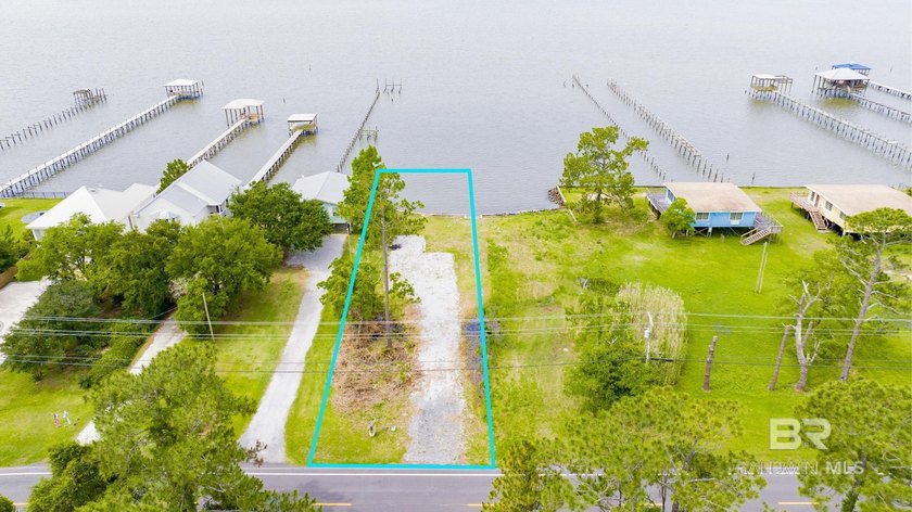 Beautiful Bayfront Lot on Mobile Bay! A rare opportunity in - Beach Lot for sale in Fairhope, Alabama on Beachhouse.com