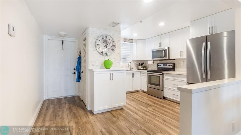 Beautifully remodeled condo with an open spacious layout! Tile - Beach Condo for sale in Davie, Florida on Beachhouse.com