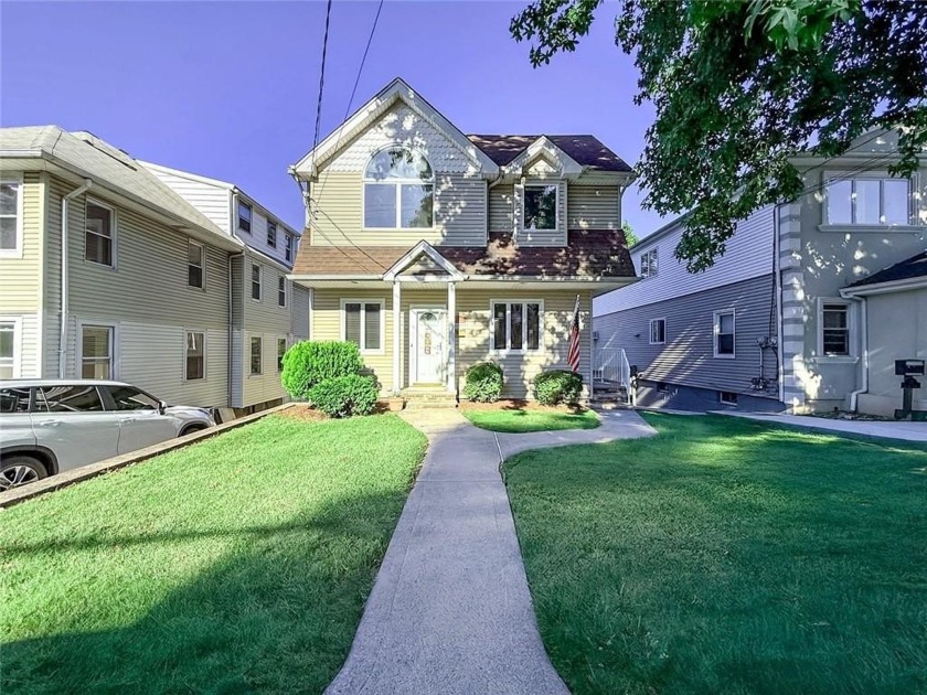 Great location! Minutes to highway and bridge. Close to all - Beach Home for sale in Staten  Island, New York on Beachhouse.com