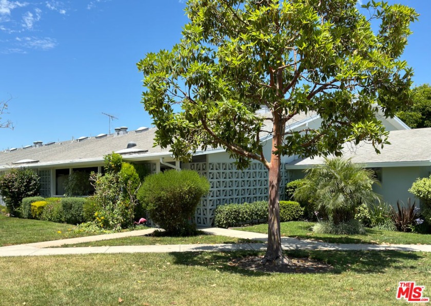 A beautiful corner unit oasis awaits you here! Serene green - Beach Other for sale in Seal Beach, California on Beachhouse.com