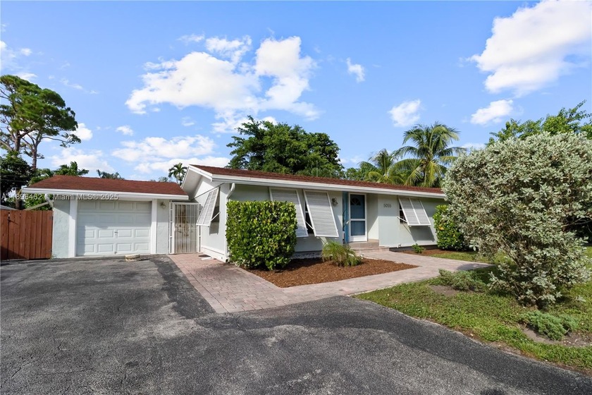 Fantastic single story, move-in ready, well-maintained home on a - Beach Home for sale in Delray Beach, Florida on Beachhouse.com