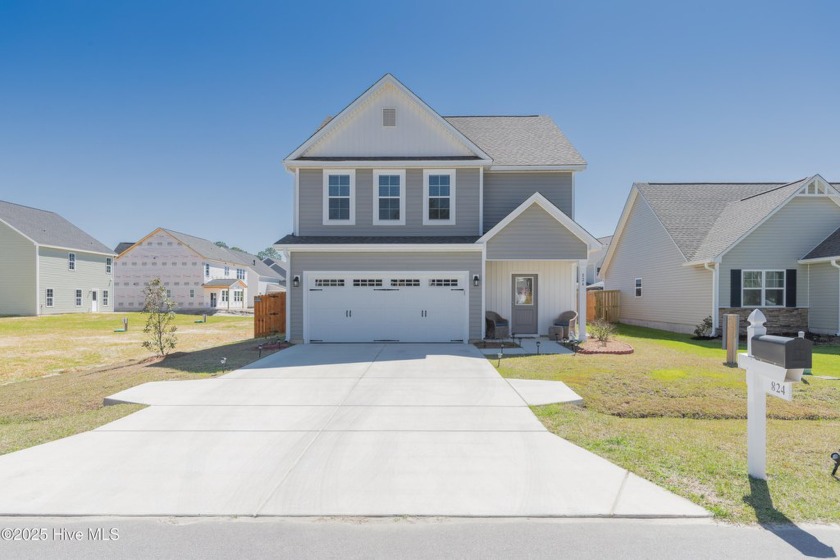 Location, Condition and Price! This home is conveniently located - Beach Home for sale in Hubert, North Carolina on Beachhouse.com