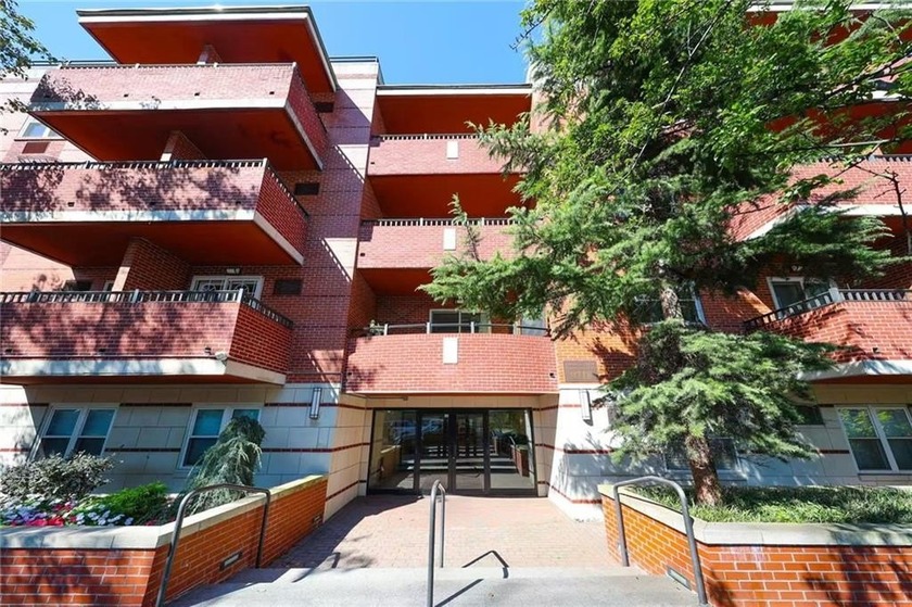 This two-bedroom, two-bathroom condo is conveniently located - Beach Condo for sale in Brooklyn, New York on Beachhouse.com