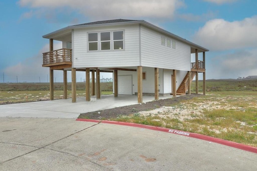 Brand New Construction. NOW FULLY FURNISHED! Great beach chic - Beach Home for sale in Port Aransas, Texas on Beachhouse.com