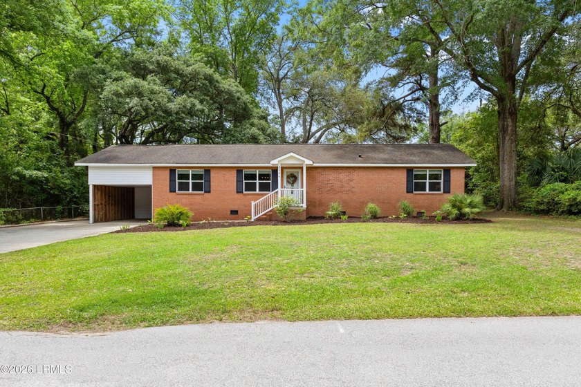 Welcome home to this freshly updated 4-bedroom, 2.5-bath home in - Beach Home for sale in Beaufort, South Carolina on Beachhouse.com