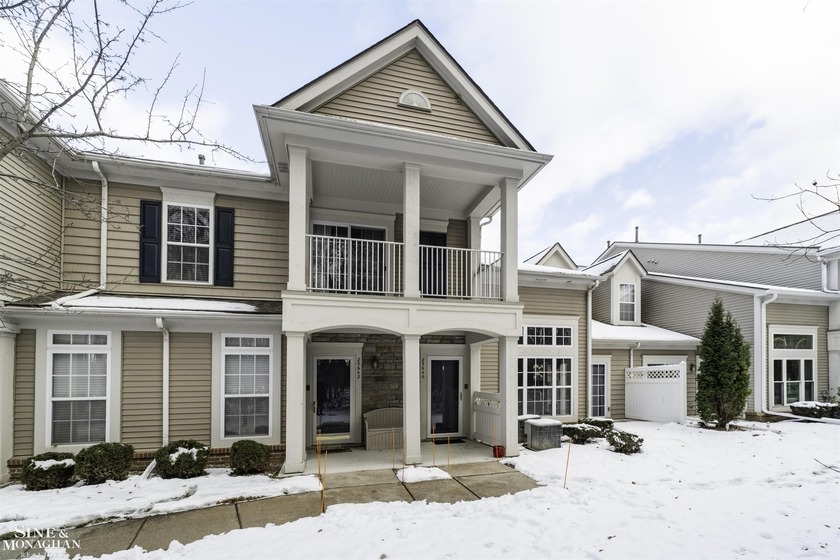 This stunning, fully updated two-story condominium offers the - Beach Condo for sale in Harrison, Michigan on Beachhouse.com