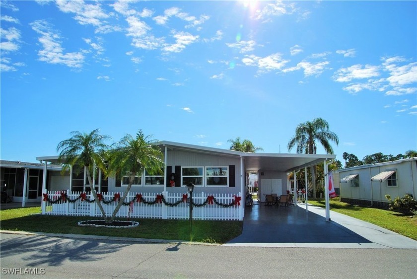 This Six Lakes home showcases an impressive array of essential - Beach Home for sale in North Fort Myers, Florida on Beachhouse.com