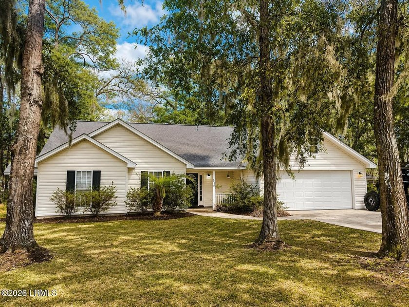 Charming and beautifully updated home located in a highly - Beach Home for sale in Beaufort, South Carolina on Beachhouse.com