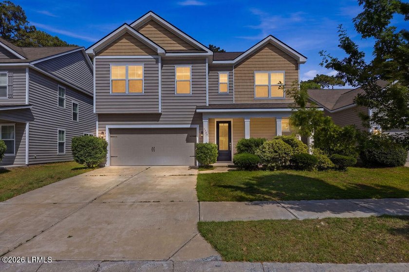 Welcome to Oyster Bluff on Lady's Island! This spacious - Beach Home for sale in Beaufort, South Carolina on Beachhouse.com