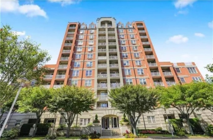 Live in a luxurious oceanfront gated community with resort-style - Beach Condo for sale in Brooklyn, New York on Beachhouse.com