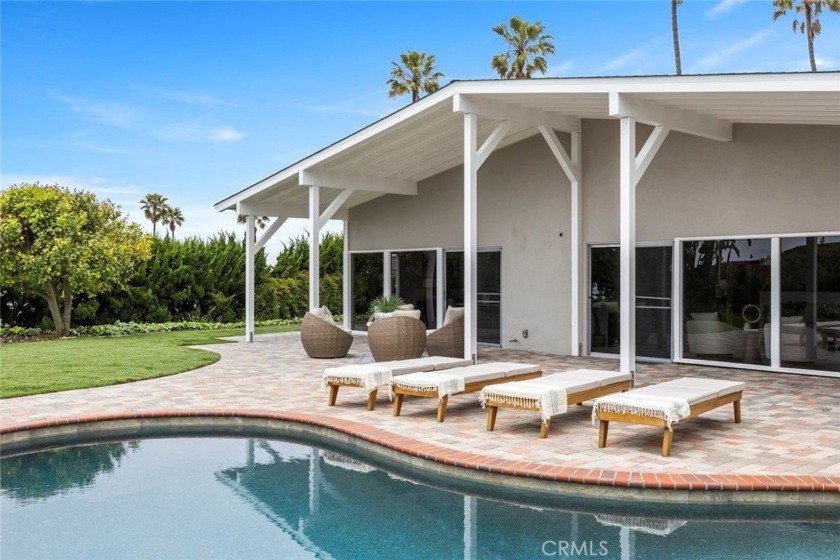 Welcome to life on Cartier Drive, where luxury feels grounded - Beach Home for sale in Rancho Palos Verdes, California on Beachhouse.com
