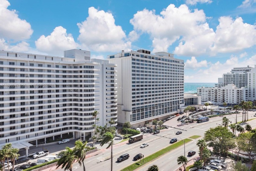 Welcome to a refined waterfront residence that combines elegance - Beach Condo for sale in Miami Beach, Florida on Beachhouse.com