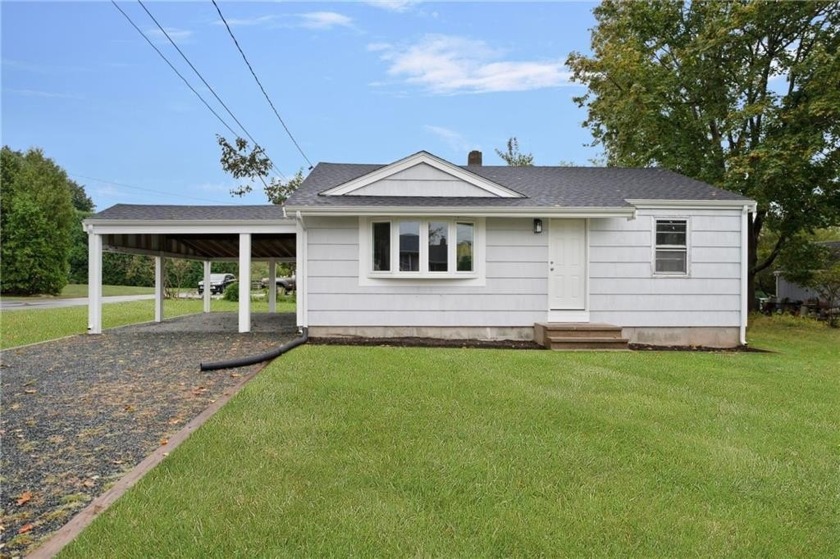 Perfect Starter Home, Downsizing to a Smaller Single Level Home - Beach Condo for sale in Portsmouth, Rhode Island on Beachhouse.com