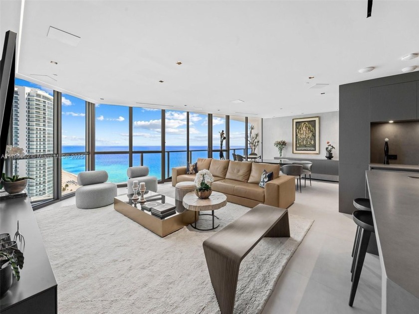 Gorgeous & Turnkey oceanfront residence at Ocean Palms in - Beach Condo for sale in Hollywood, Florida on Beachhouse.com