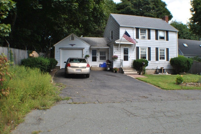 Discover your dream home in this charming 4-bedroom colonial - Beach Home for sale in Beverly, Massachusetts on Beachhouse.com