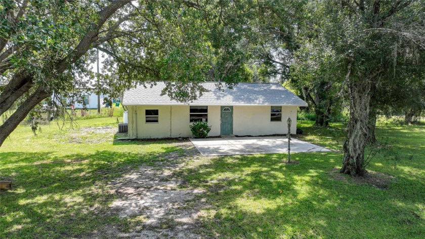 HANDYMAN SPECIAL!  Welcome to this 4-bedroom, 1-bathroom home - Beach Home for sale in Punta Gorda, Florida on Beachhouse.com