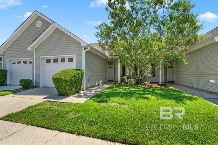 Welcome to Victoria Place in the heart of Foley! This - Beach Condo for sale in Foley, Alabama on Beachhouse.com