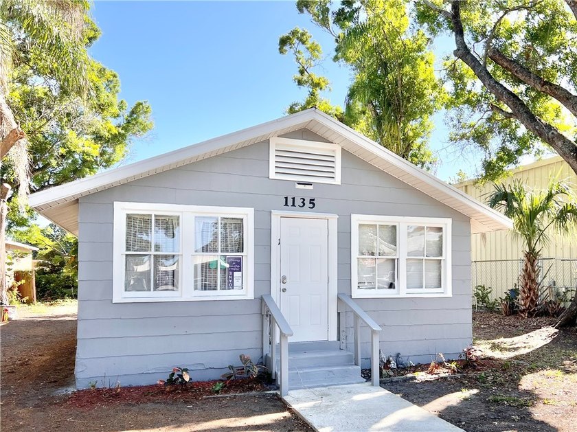 4-unit income property in downtown Vero Beach generating ~$5 - Beach Lot for sale in Vero Beach, Florida on Beachhouse.com