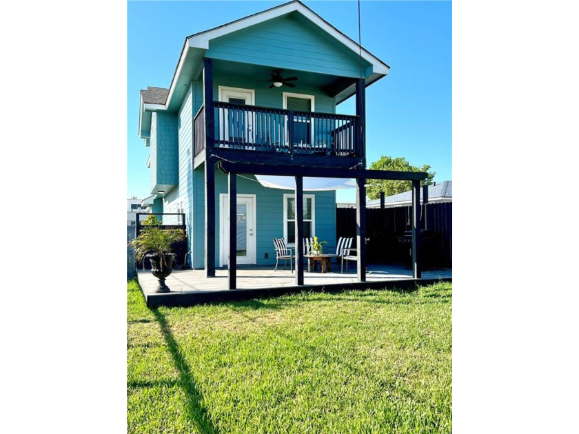 LOCATION, LOCATION, LOCATION!!! Beautiful Beach house with lots - Beach Home for sale in Port Aransas, Texas on Beachhouse.com